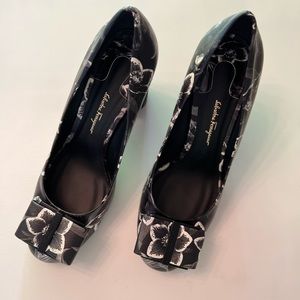 Ferragamo floral pump